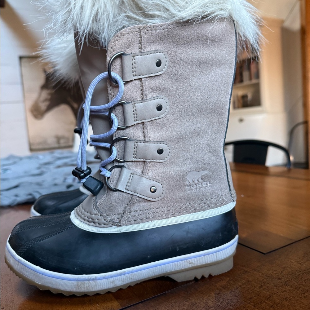Kids Sorel Beige and Black Snow Boots